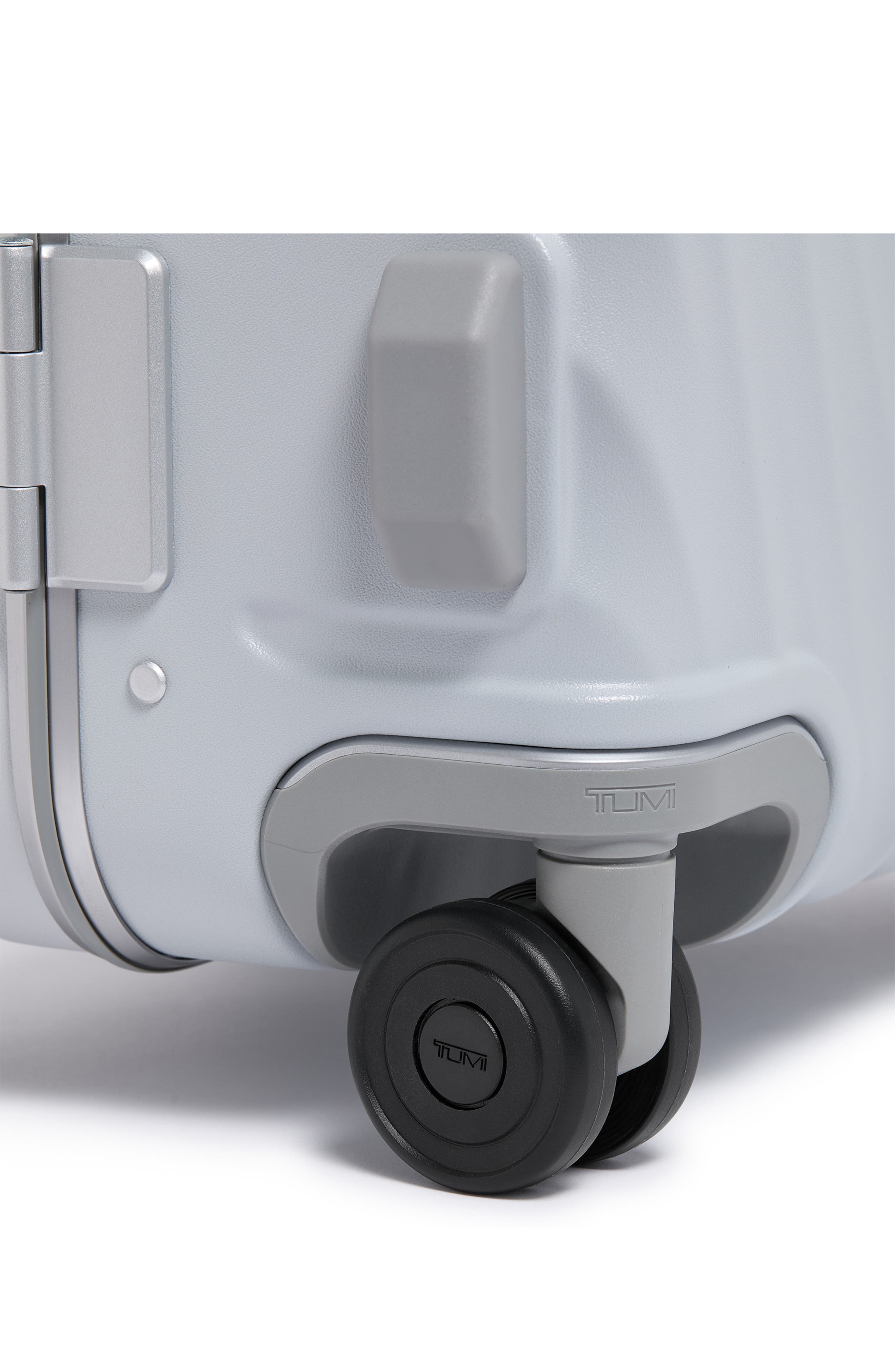 TUMI 19 Degree 22-Inch International Spinner Carry-On Bag, Alternate, color, Pearl Grey Texture