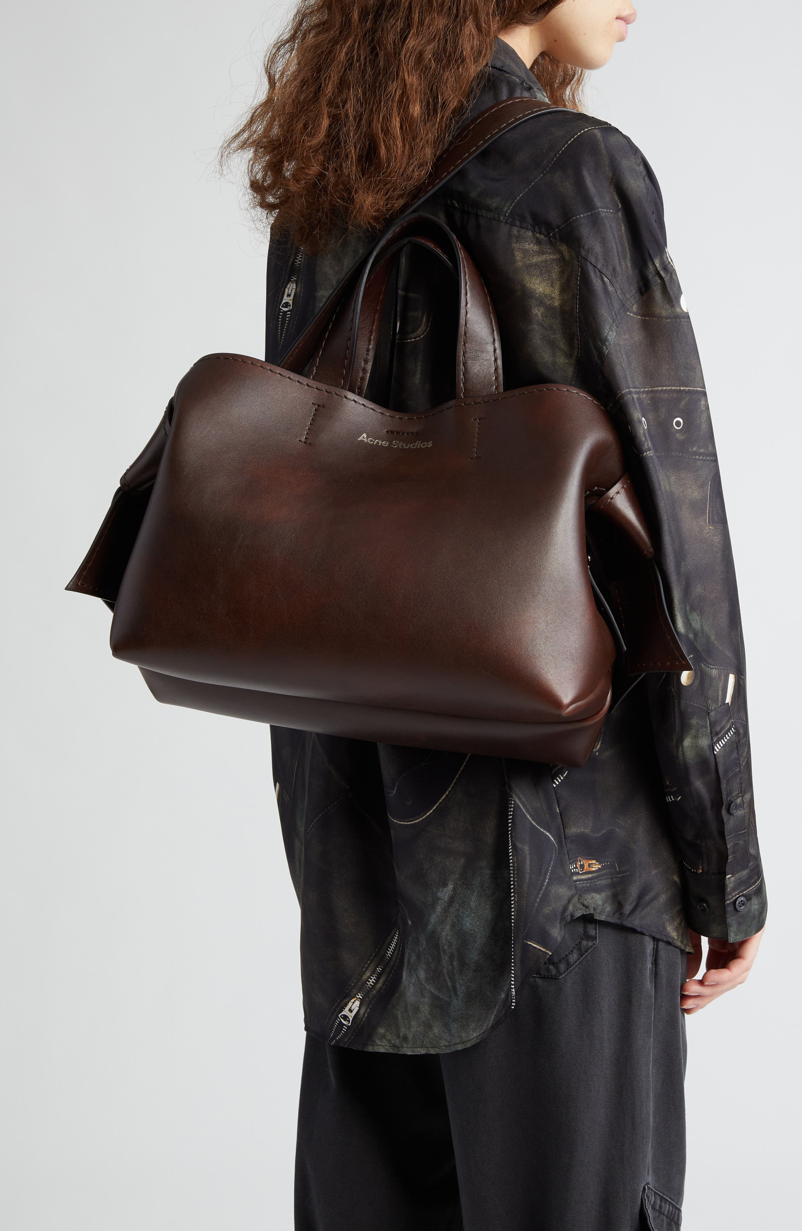 Acne Studios Musubi Leather Tote, Alternate, color, 