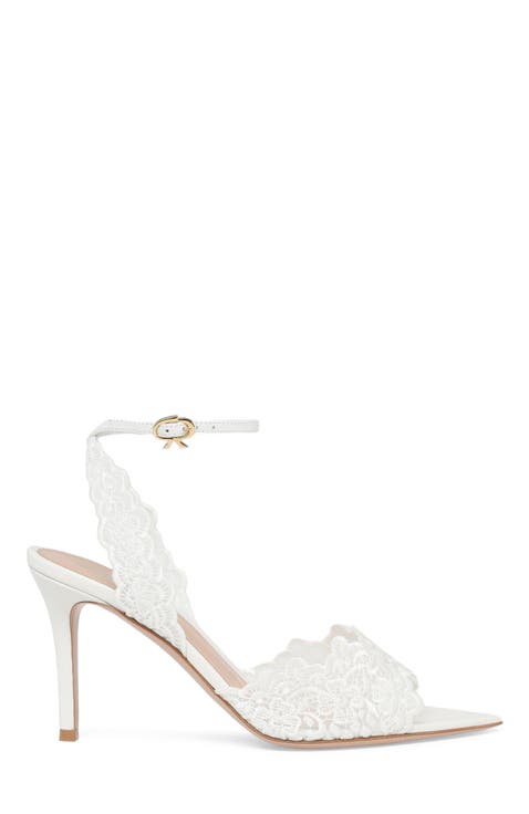 Yvonne Sandal