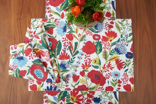 Carol & Frank Bella Winter Table Runner 13" X 72" In Red
