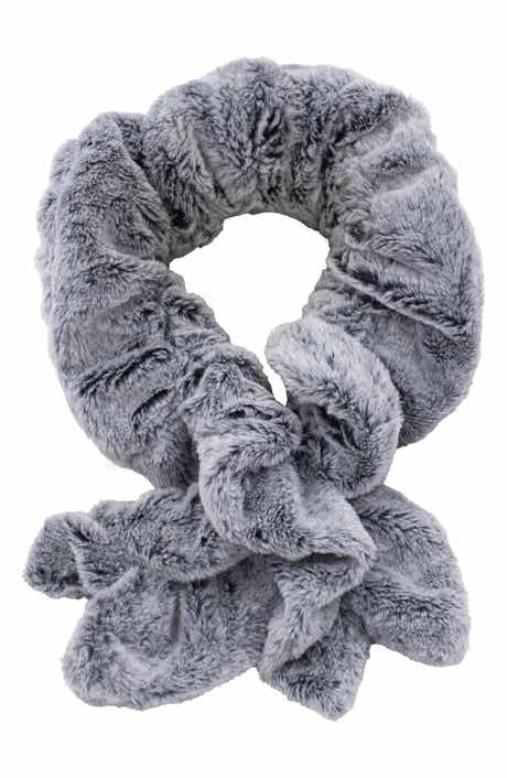 Faux Fur Ruffle Scarf