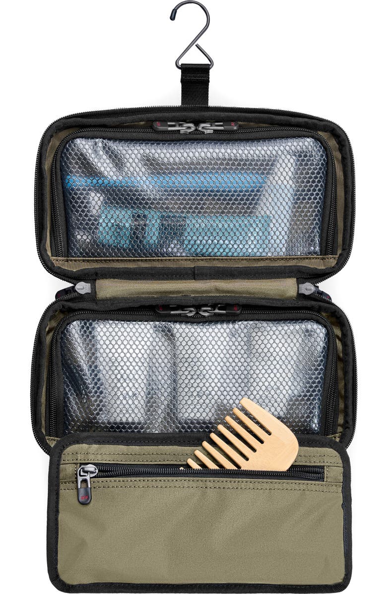 Briggs
Riley ZDX Hanging Toiletry Bag, Alternate, color, Ocean