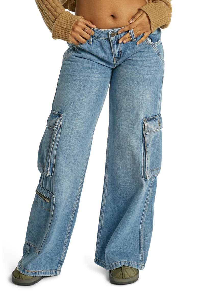 Puddle Low Rise Cargo Jeans, Main, color, MID VINTAGE