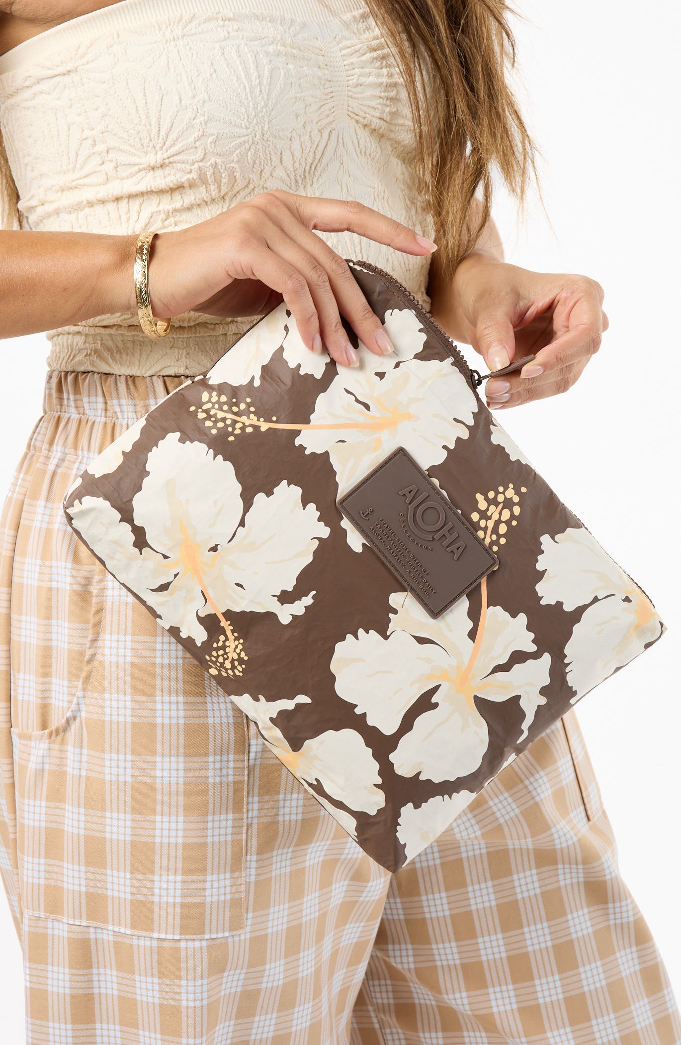 Tahaa Mid Splash Proof Pouch, Alternate, color, COCONUT