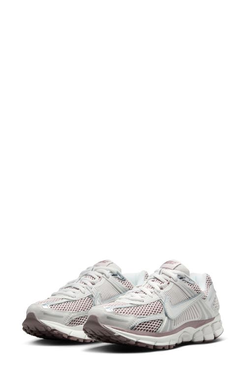 Nike Zoom Vomero 5 Sneaker In Vast Grey/silver