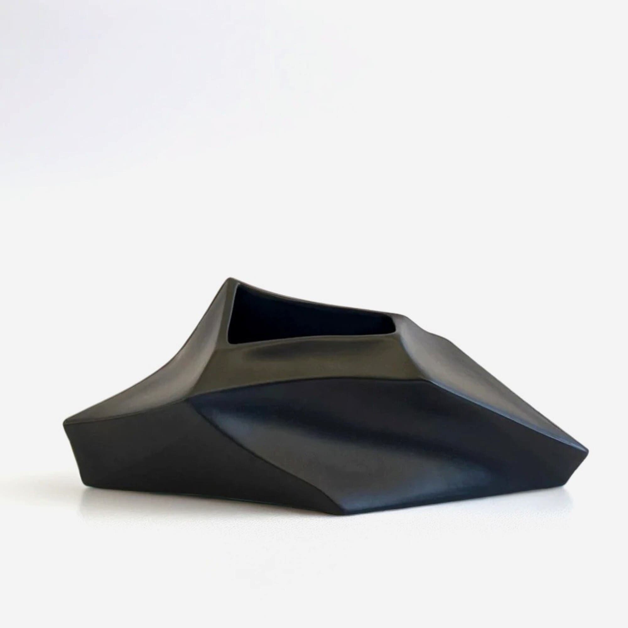 DinaDecor Geo Flat Vase in Black 