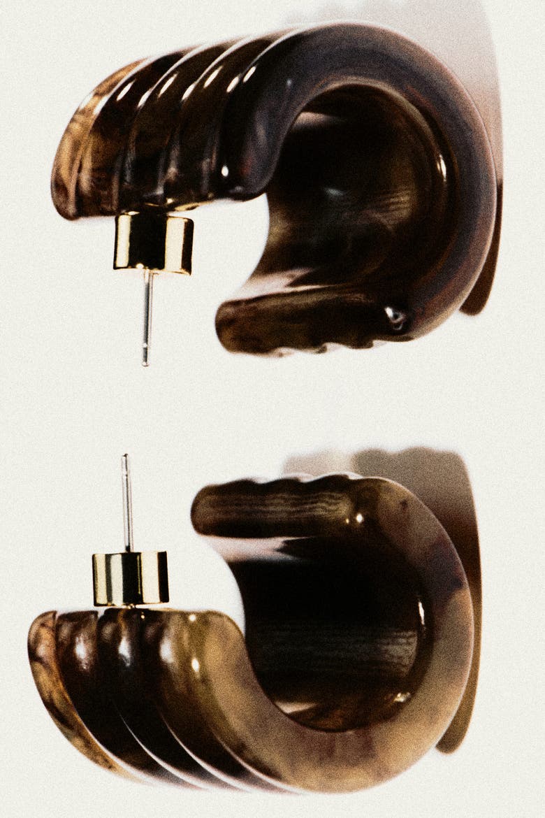 Rippled Hoop Earrings, Alternate, color, BROWN / MARBLED
