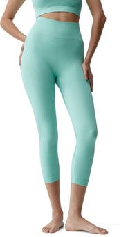 Born Living Yoga Eris Seamless Capri Sports Legging