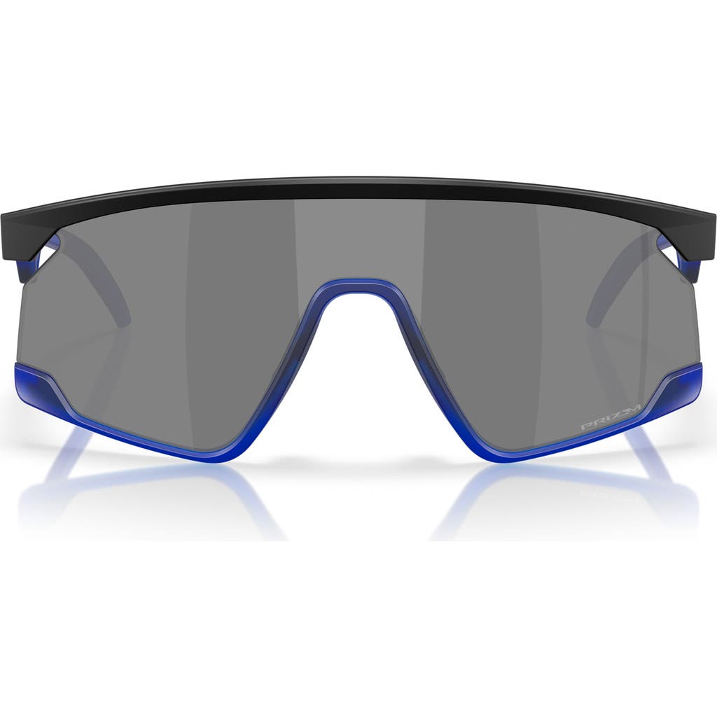 Oakley Bxtr 139mm Prizm™ Wrap Shield Sunglasses In Matte Black