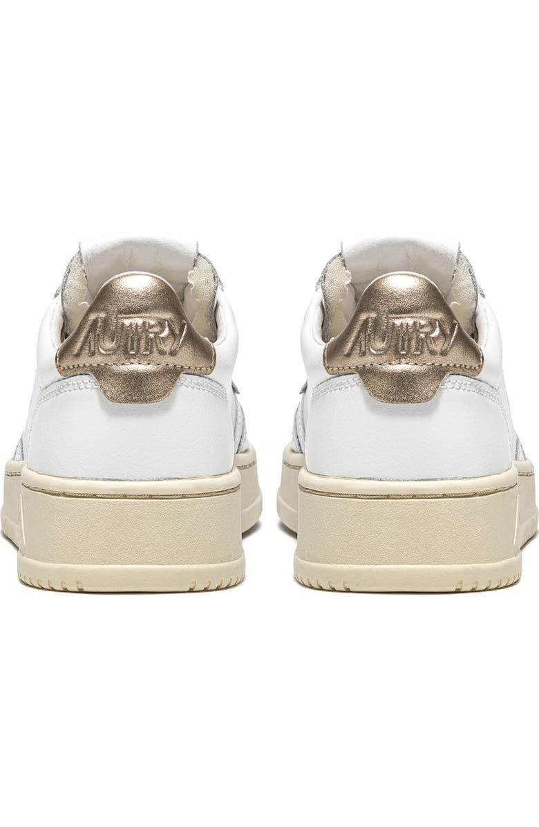 AUTRY Medalist Low Top Sneaker, Alternate, color, Leather/Leather White/Gold