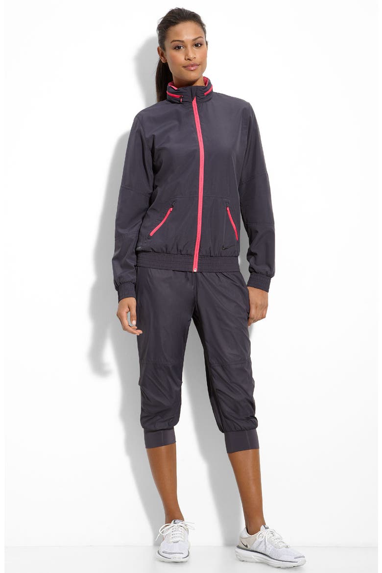 'Assist' Woven Capris, Alternate, color, GRIDIRON/ SPARK