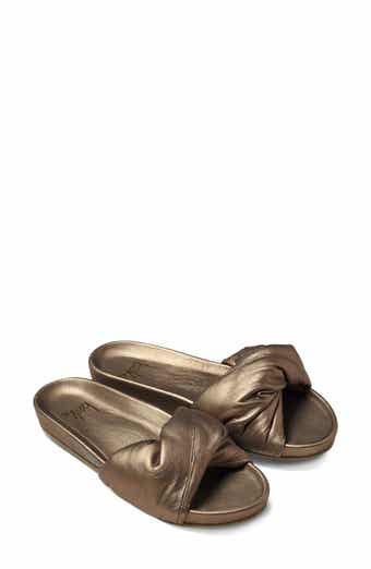 Beek Tesia Slide Sandal