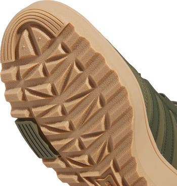 Hoops 4.0 Winterized Basketball Sneaker