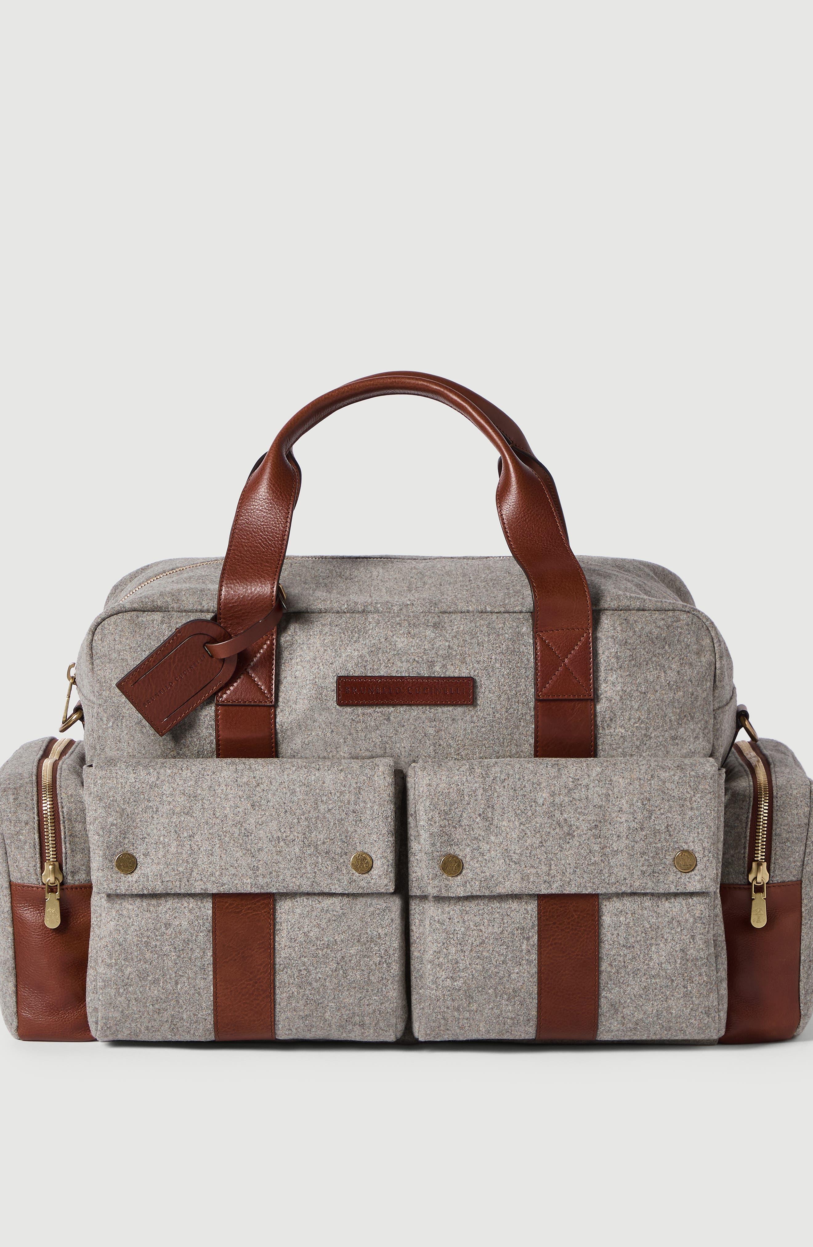 Brunello Cucinelli Virgin wool, alpaca and cashmere flannel leisure bag with grained calfskin inserts, Main, color, Medium Grey