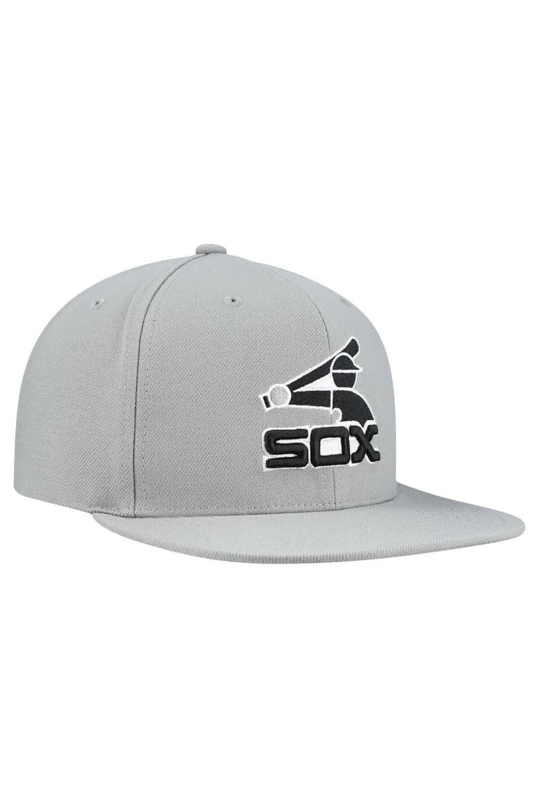 Men's Mitchell & Ness Gray Chicago White Sox Cooperstown Collection Basic Flip Snapback Hat, Alternate, color, Gray