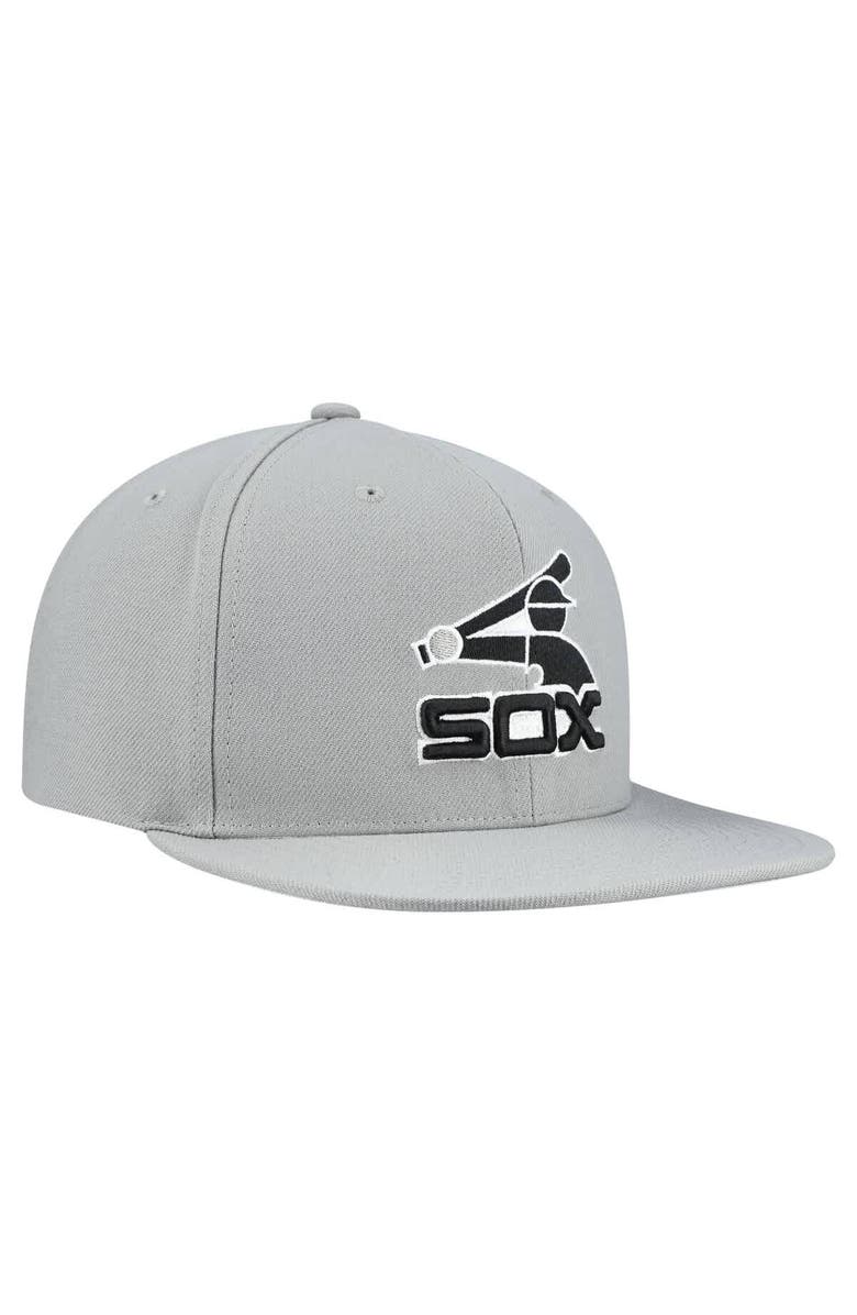 Mitchell & Ness Men's Mitchell & Ness Gray Chicago White Sox Cooperstown Collection Basic Flip Snapback Hat, Alternate, color, Gray