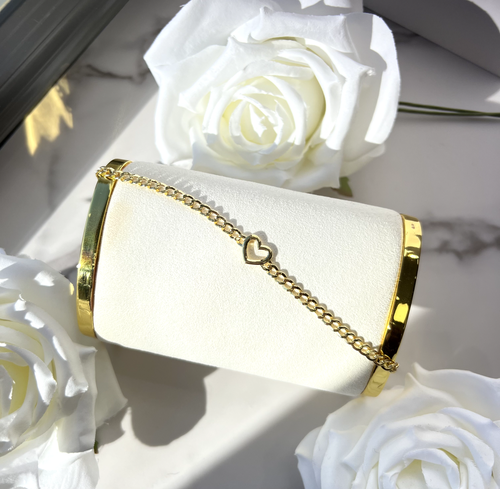 The Lovery Fine Jewelry Curb Heart Bracelet In Gold