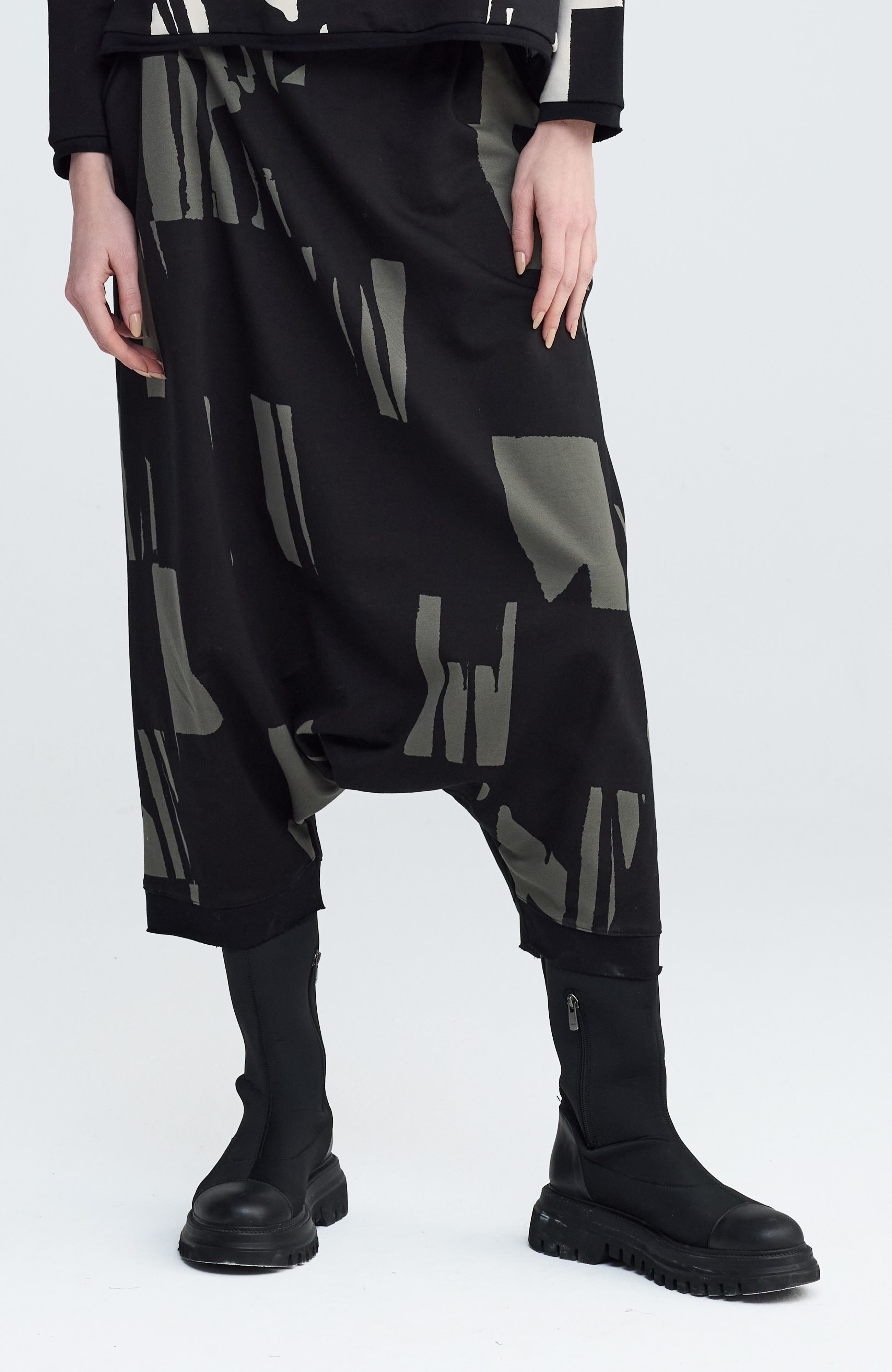 Khaki Black