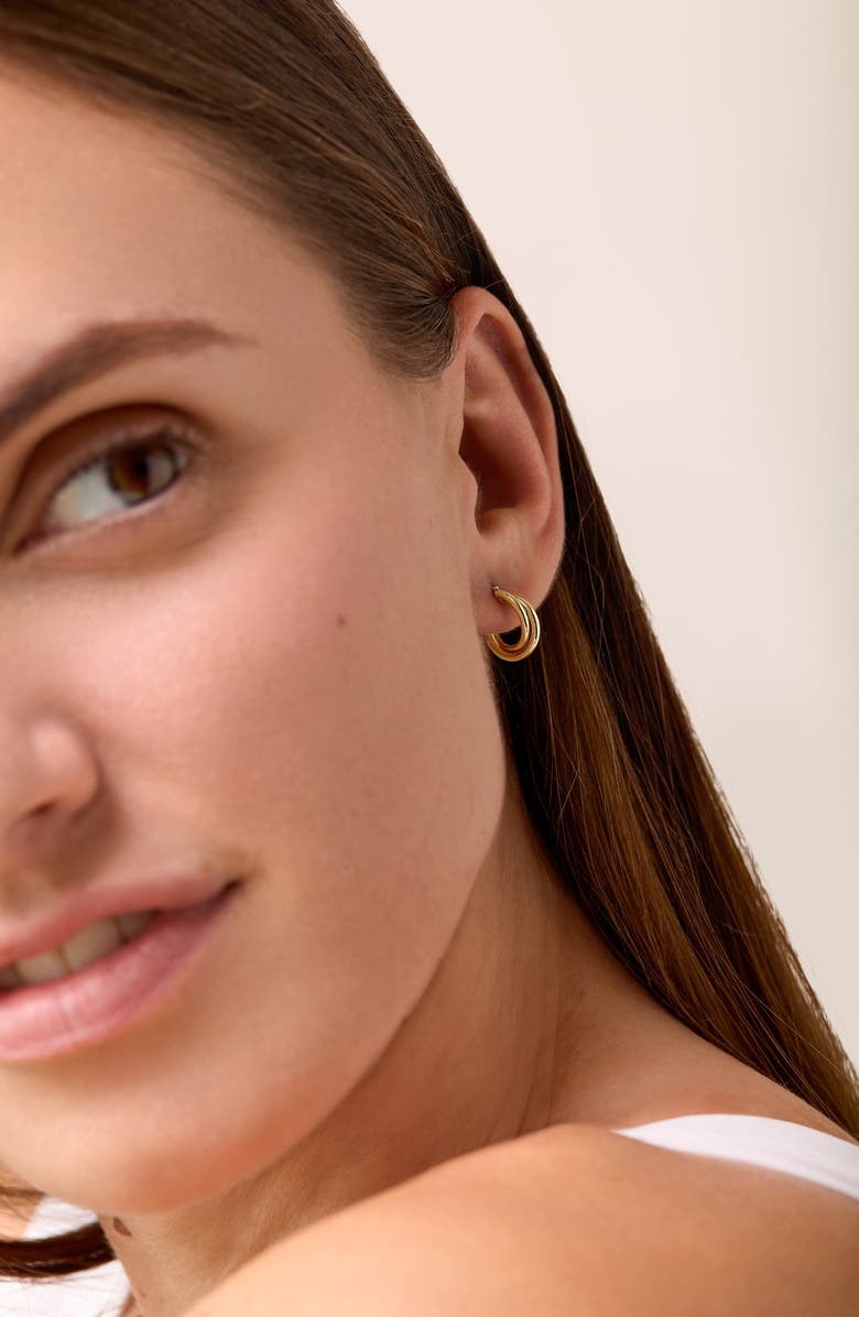 Bony Levy 14K Gold Overlap Hoop Earrings, Alternate, color, Yellow Gold