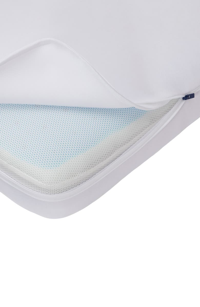 Casper Low Loft Foam Pillow with Snow Technology<sup
™</sup
, Alternate, color, White