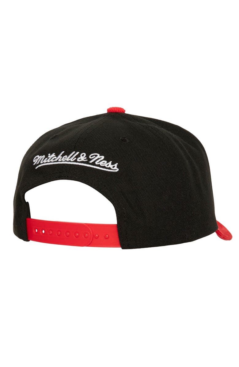 Mitchell & Ness Men's Mitchell & Ness Black Chicago Bulls Corduroy Pro Crown Adjustable Hat, Alternate, color, Black