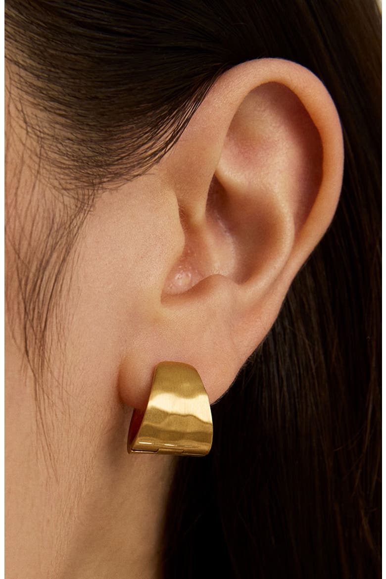 Mara Wide Huggie Hoop Earrings, Alternate, color, GOLD
