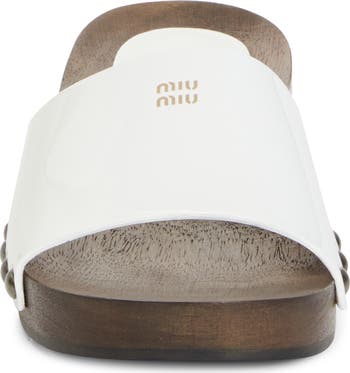 サンダル・ミュール Miu Miu White Leather Clogs Miu Miu Patent leather clogs for Women - White in UAE