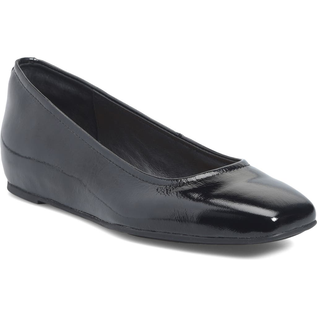 Söfft Poppy Square Toe Flat In Black