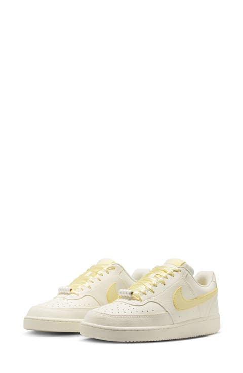 Court Vision Low Sneaker