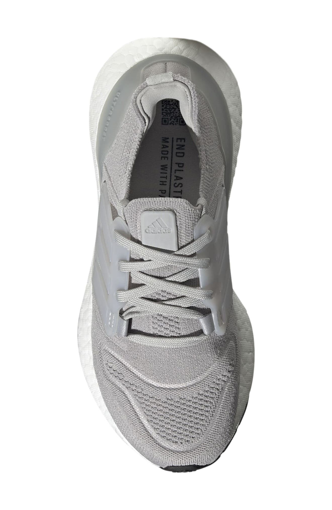 adidas Kids' Ultraboost 22 Primeblue Running Shoe, Alternate, color, 