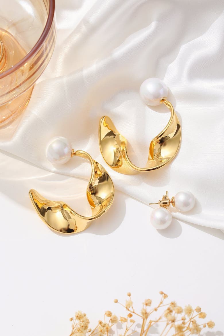 Chunky Wave Hoop Earrings, Alternate, color, Gold