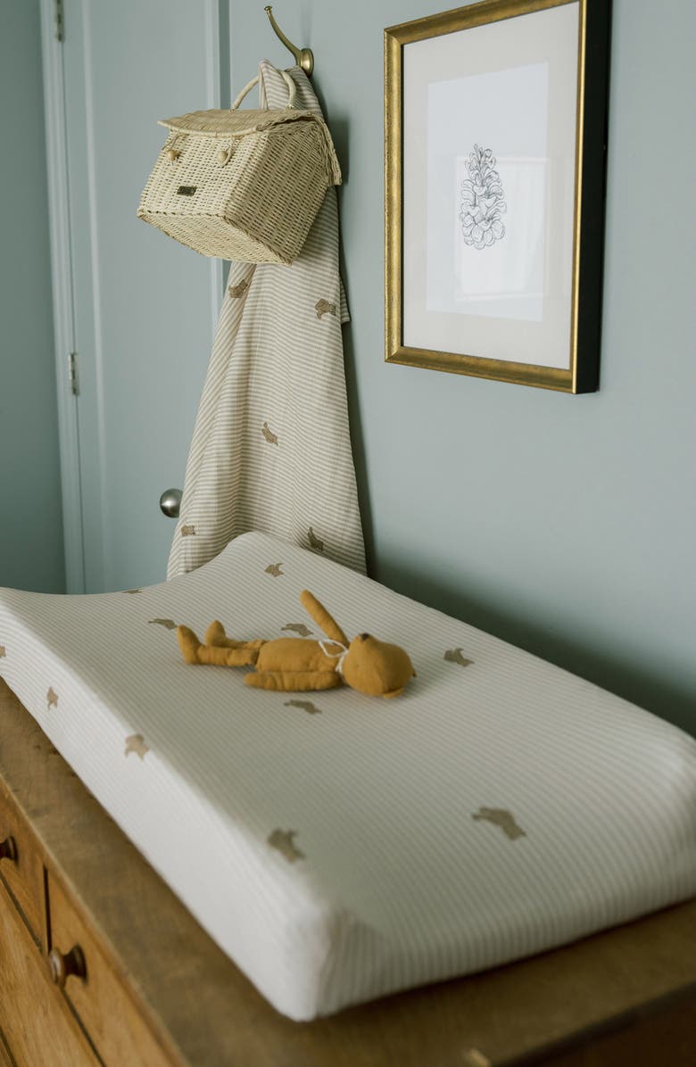 Oilo Print Organic Cotton Changing Pad Cover, Alternate, color, Bear/ Eggshell