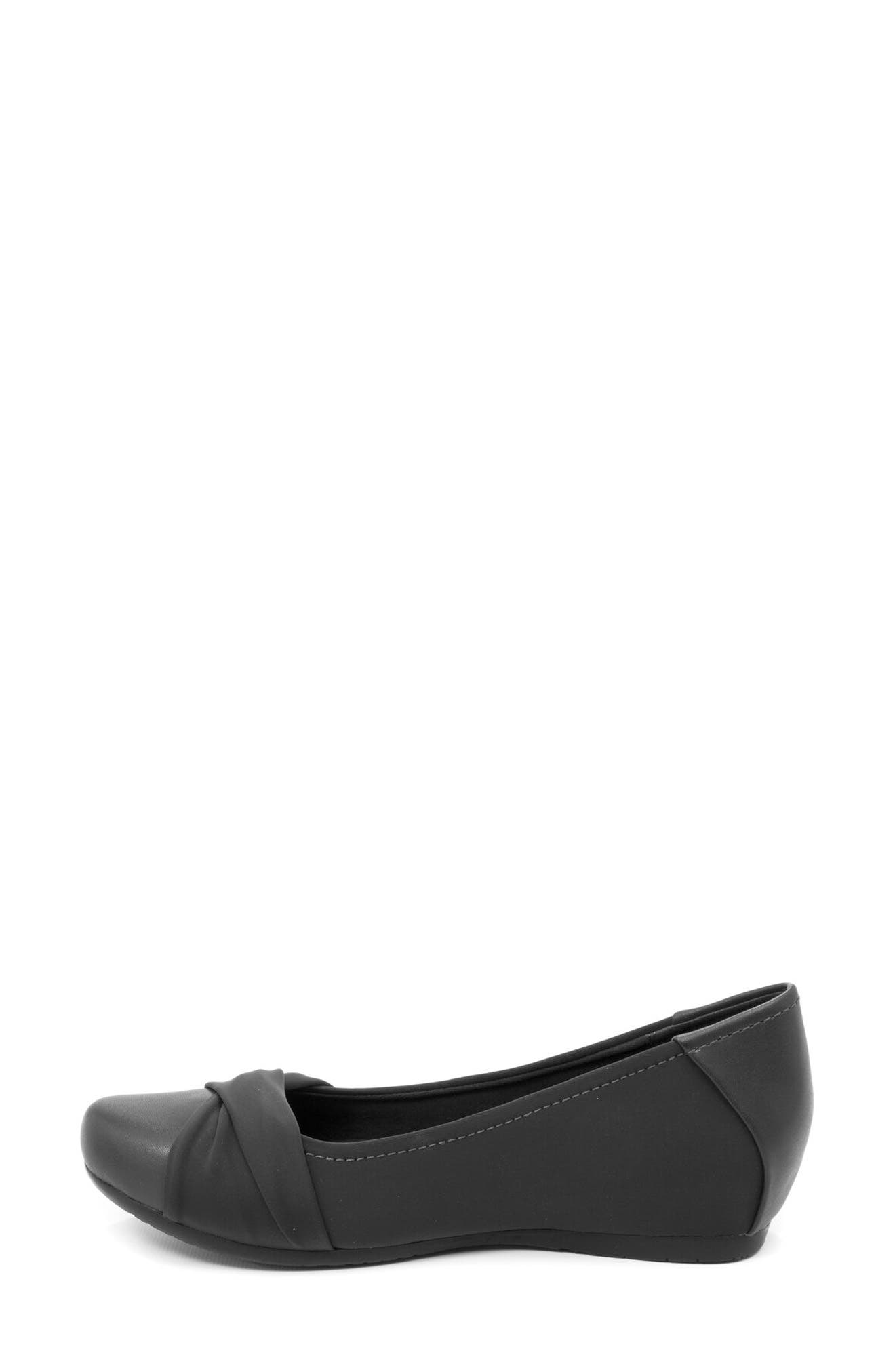 BARETRAPS Mitsy Twist Flat - Wide Width Available, Alternate, color, Black