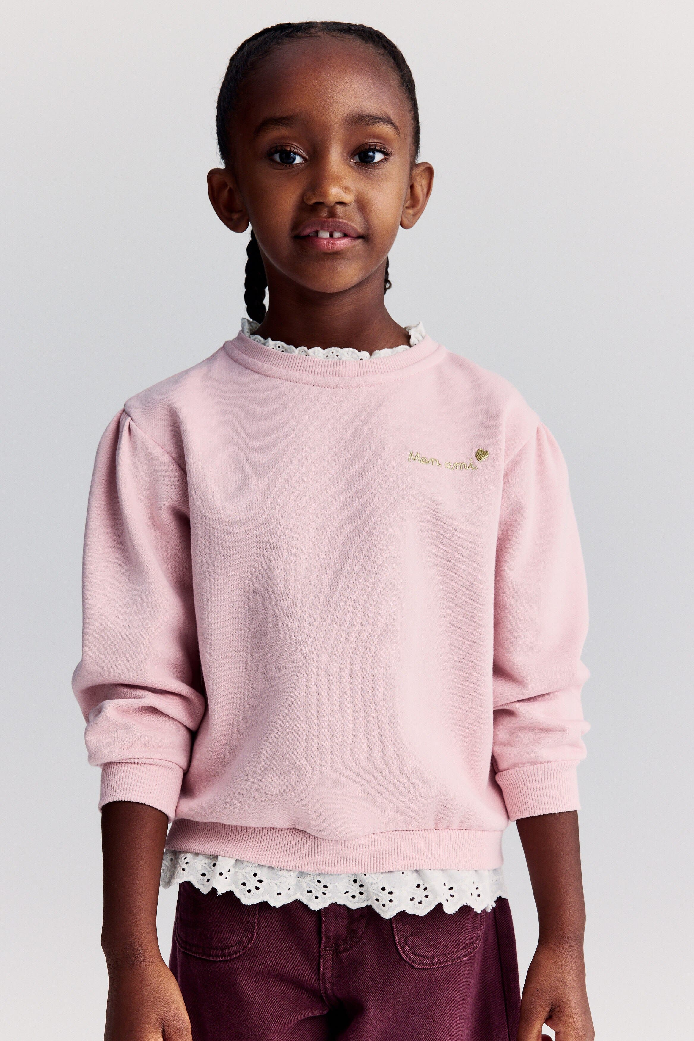 selected Light pink/white