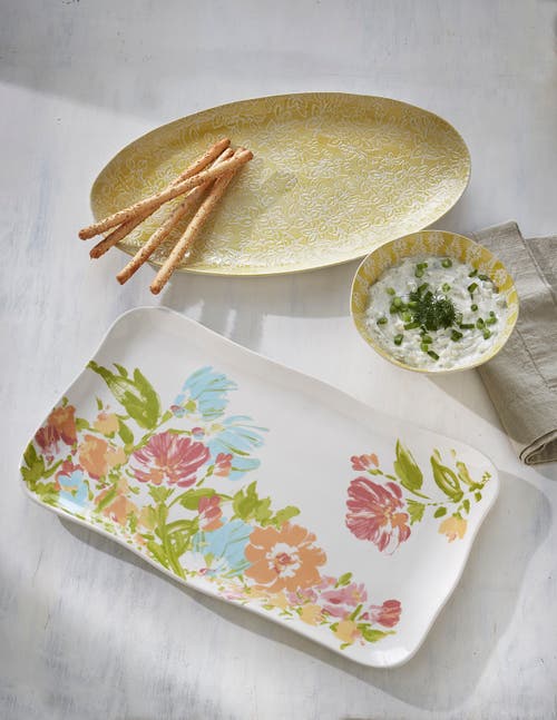 Tag Bloom Embossed Serving Platter Citron Green Ceramic In Gold