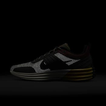 Lunar Roam Sneaker