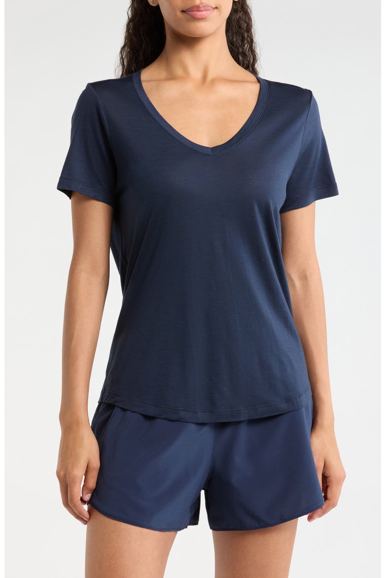 Active Ultralite V-Neck T-Shirt, Main, color, DEEP NAVY