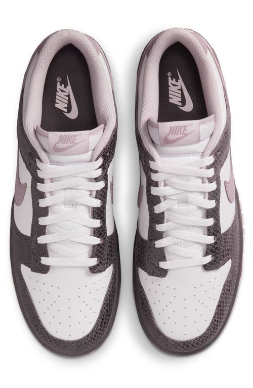 Nike Dunk Low Retro Se Basketball Sneaker In Medium Ash/taupe Grey/grey