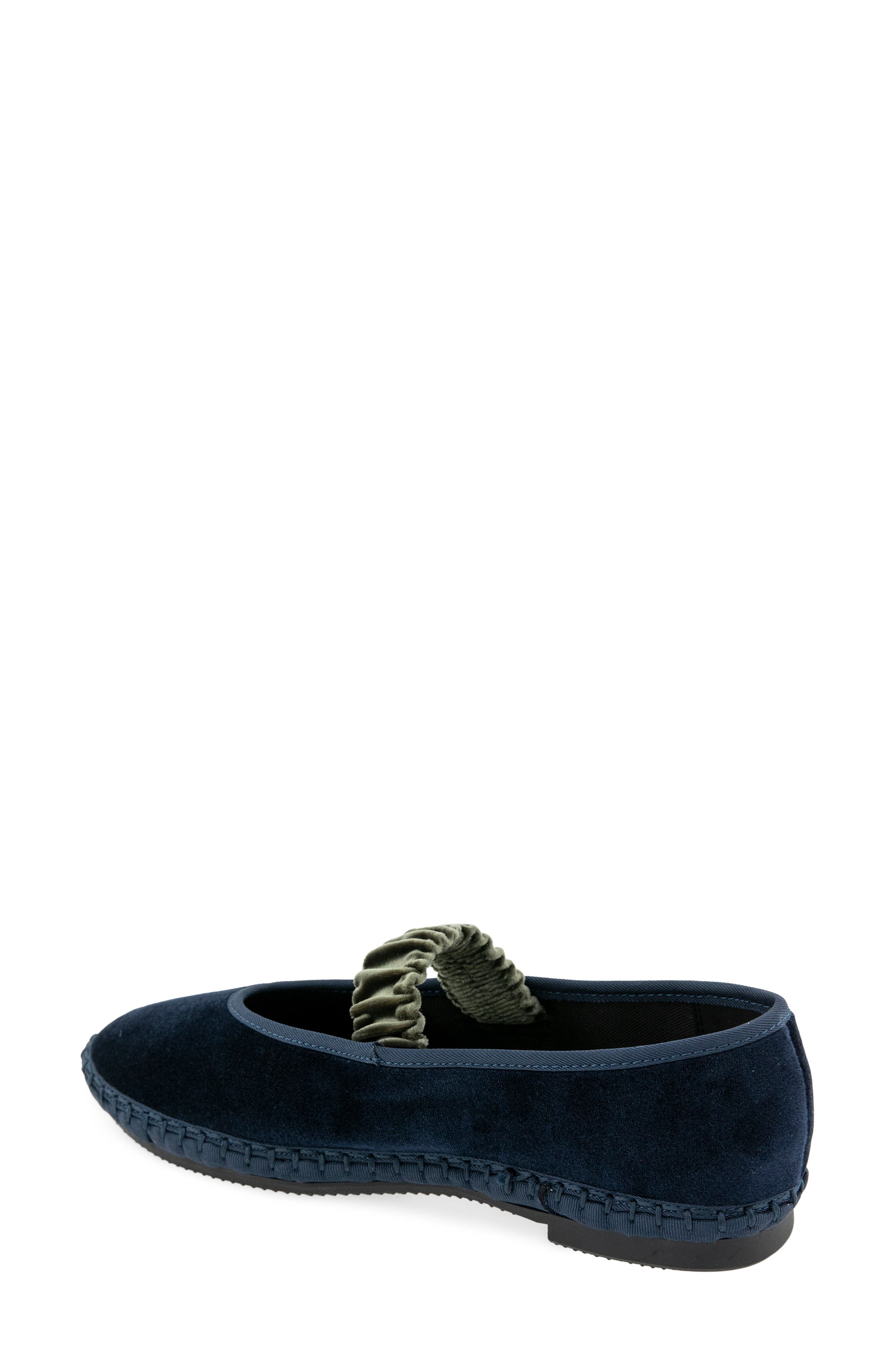 Fiona Mary Jane Flat, Alternate, color, NIGHT