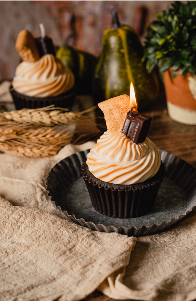 Southlake gifts S'more Cupcake Candle, Alternate, color, Dark Brown / Tan