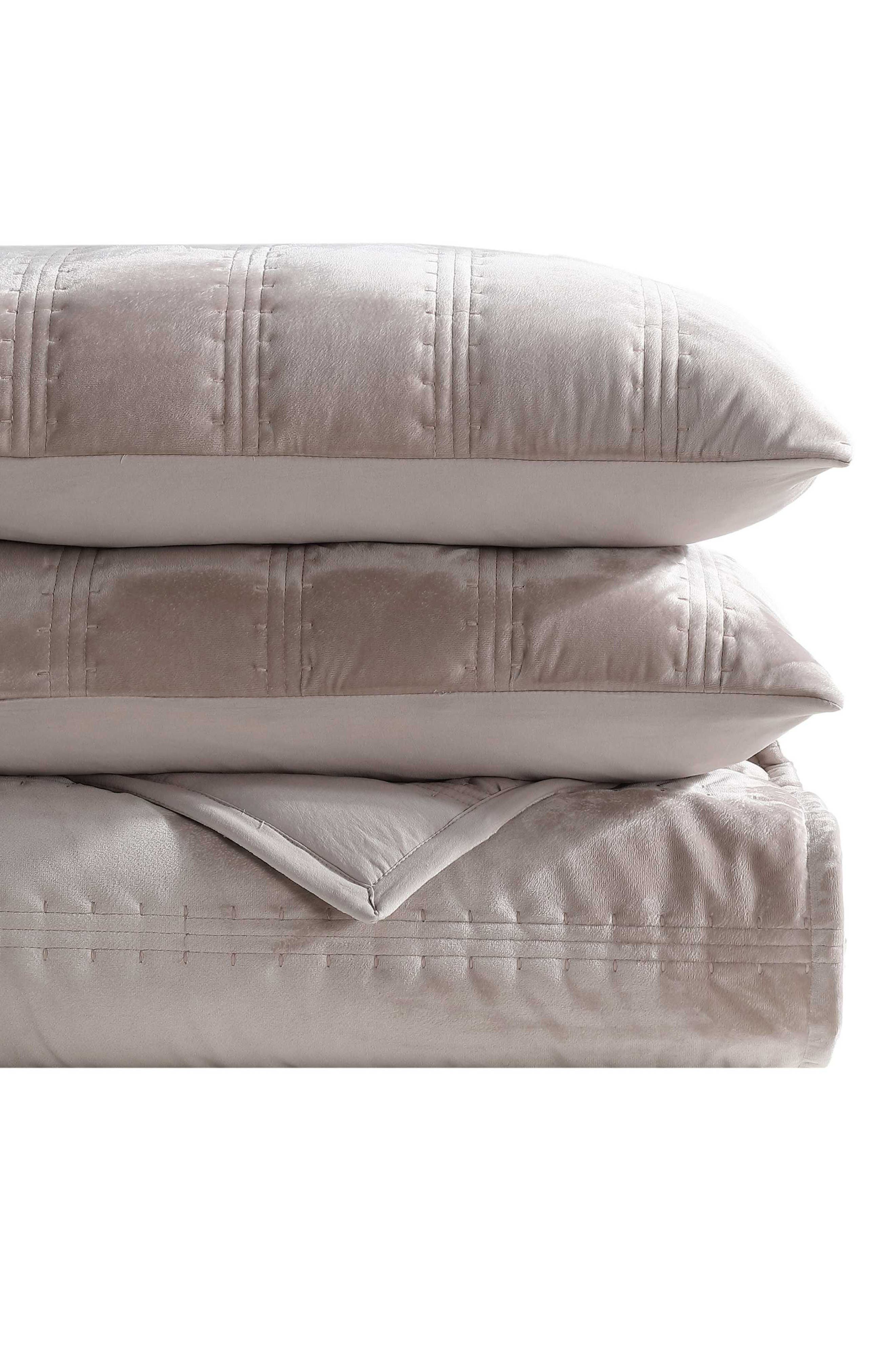 Vera Wang Velvet Linear Stitch Quilt Set