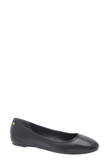 Stuart Weitzman Nadine Ballet Flat In Black
