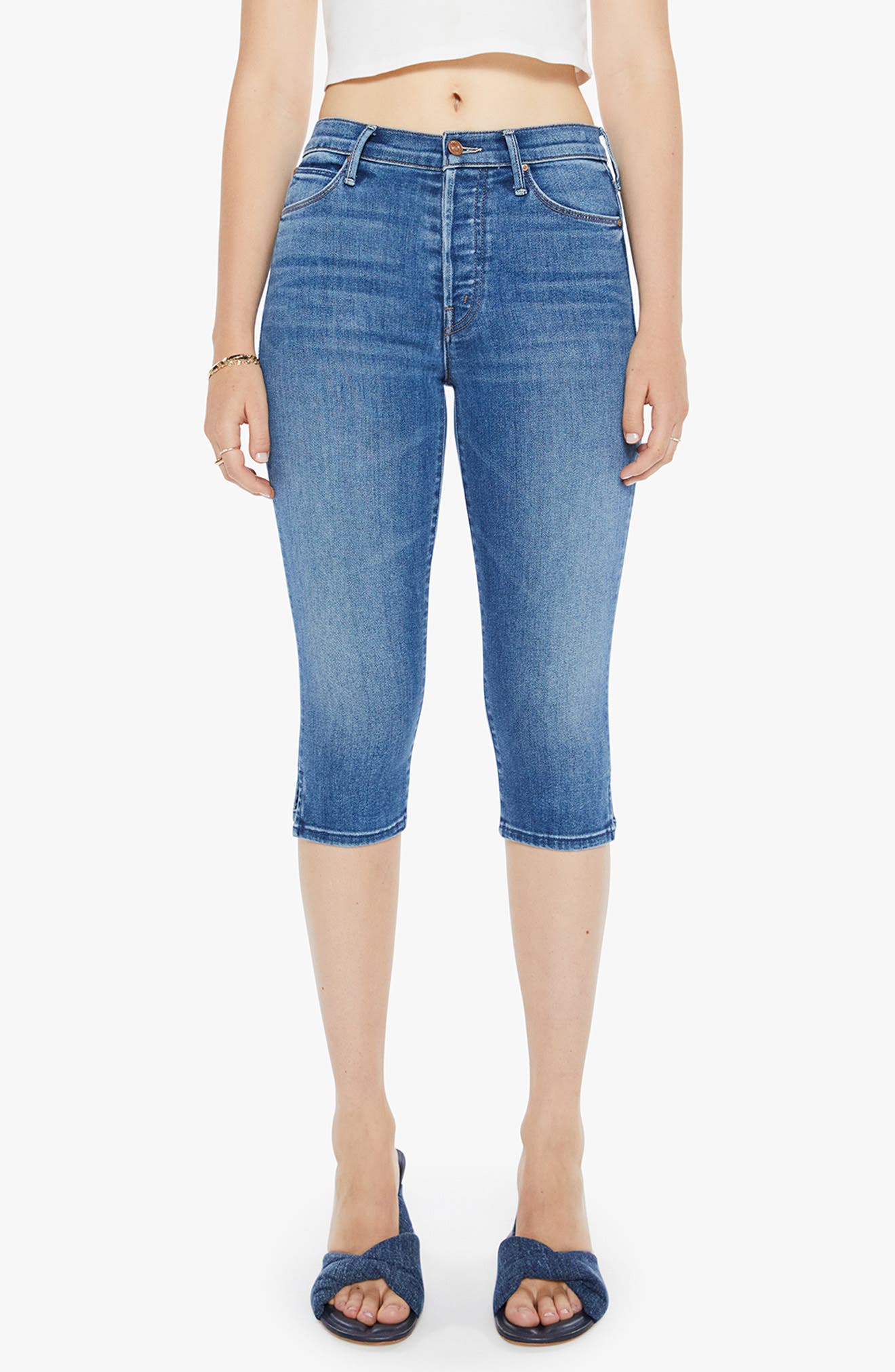 MOTHER The Stunner Bunny Snip Capri Jeans