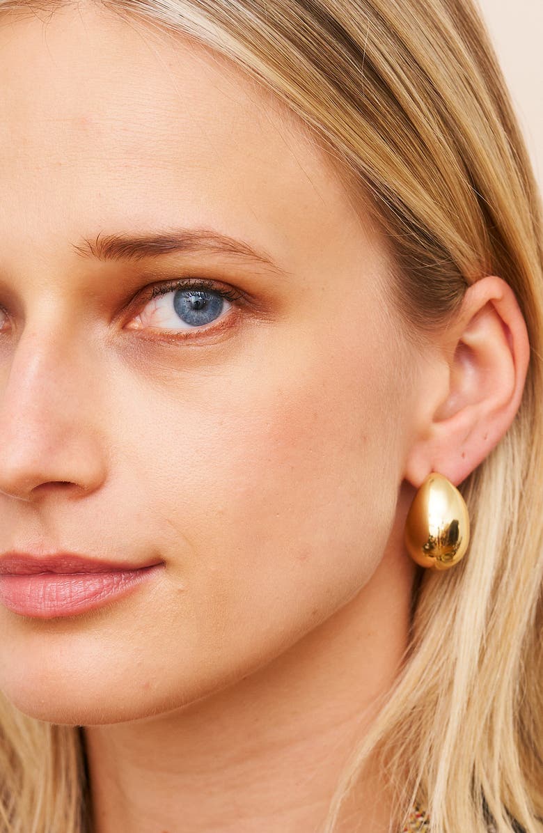 Kenneth Jay Lane Domed Huggie Hoop Earrings, Alternate, color, Gold