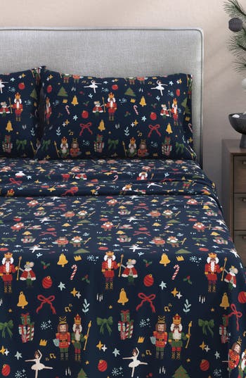 Woven & Weft Turkish Cotton Flannel Holiday Sheet Set