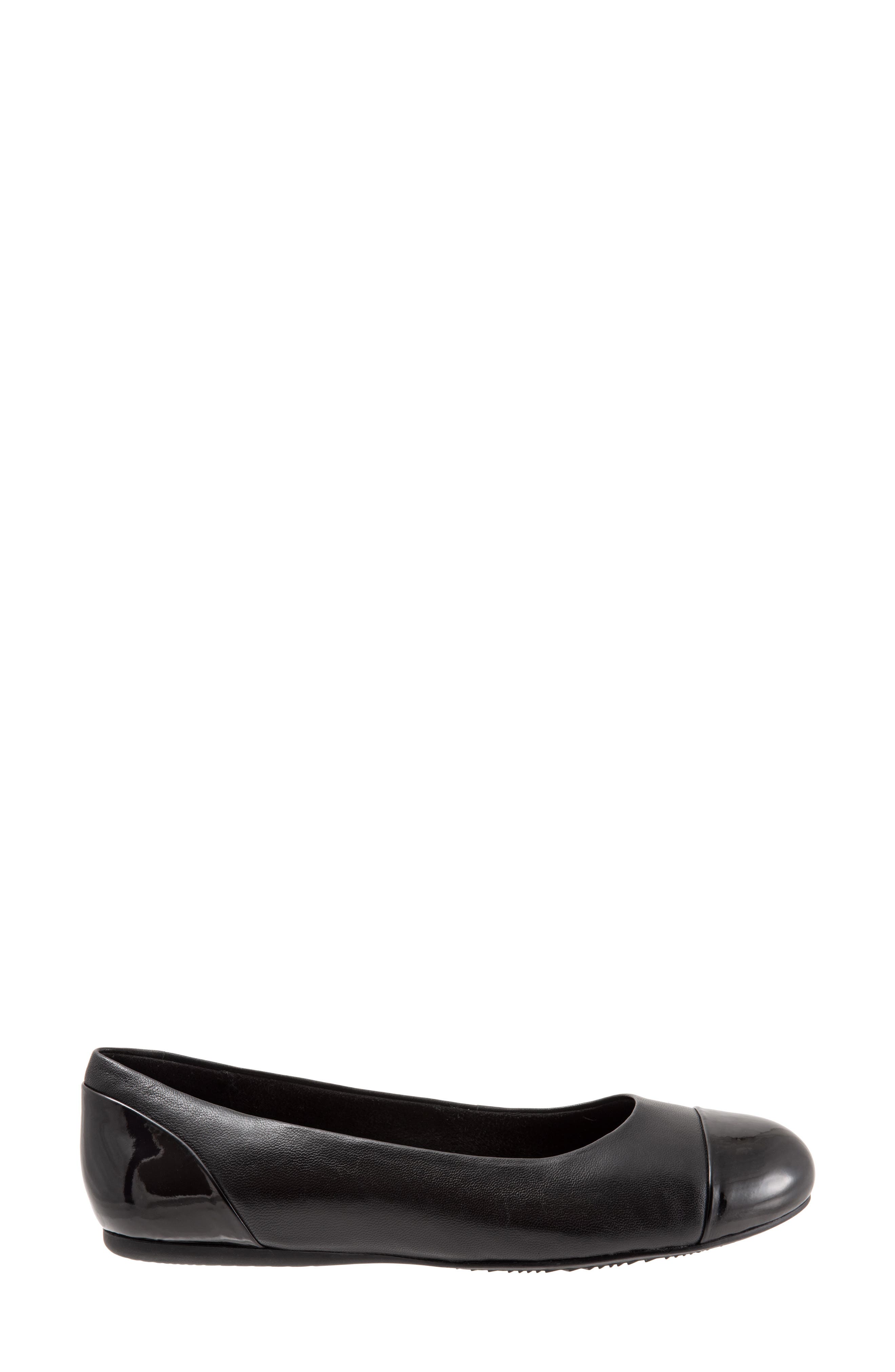 SoftWalk<sup>®</sup> Sonoma Cap Toe Flat, Alternate, color, 