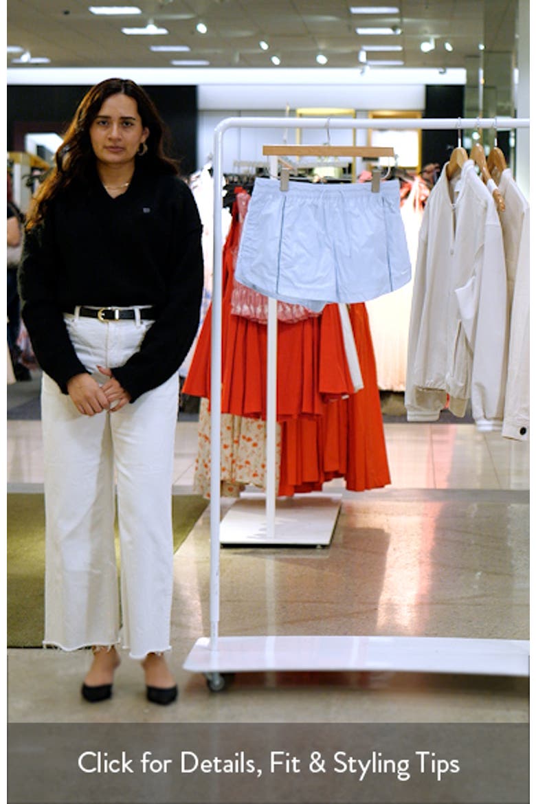 Windrunner Mid-Rise 2-Inch Woven Shorts video
