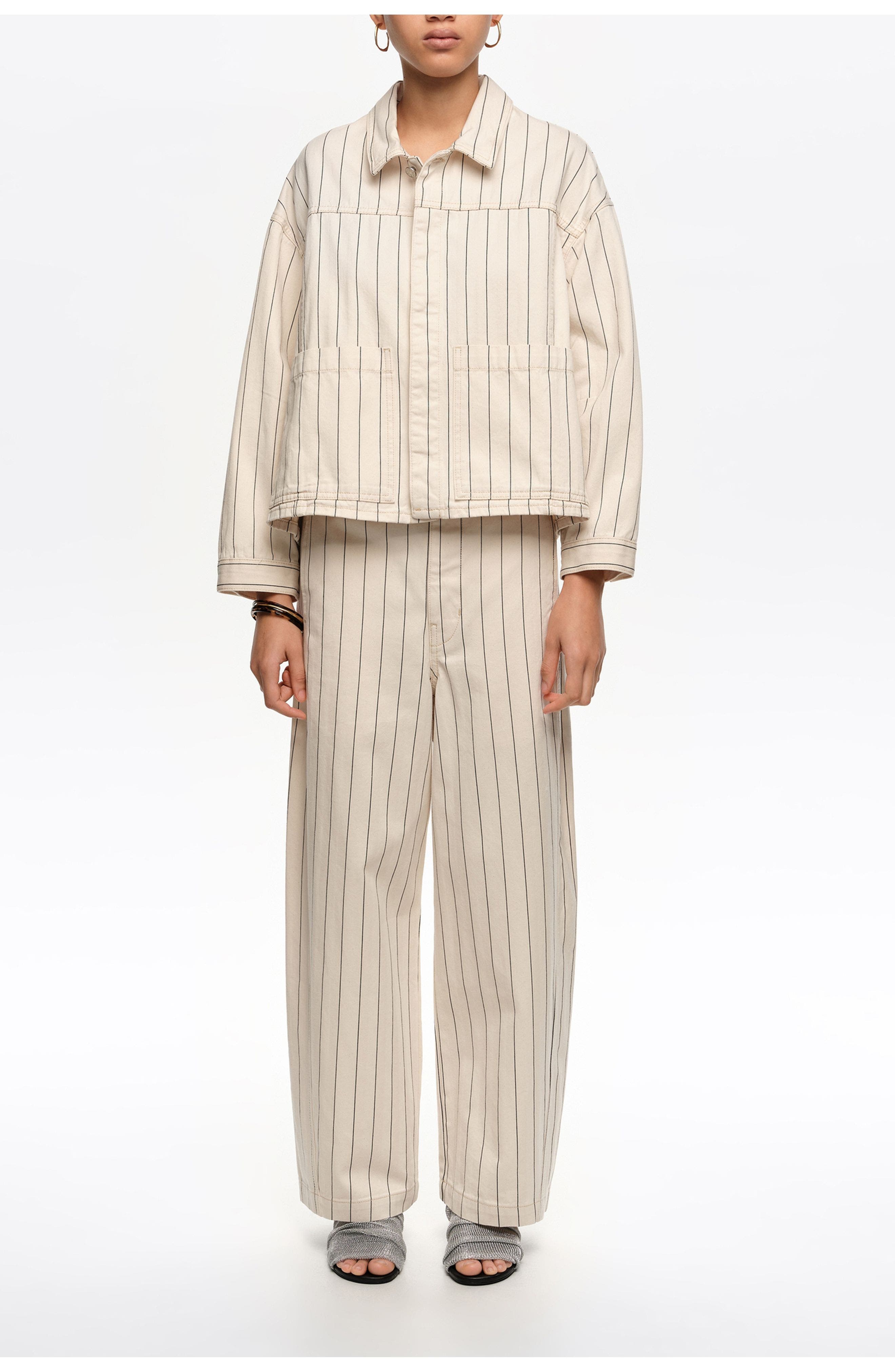 OFF WHITE