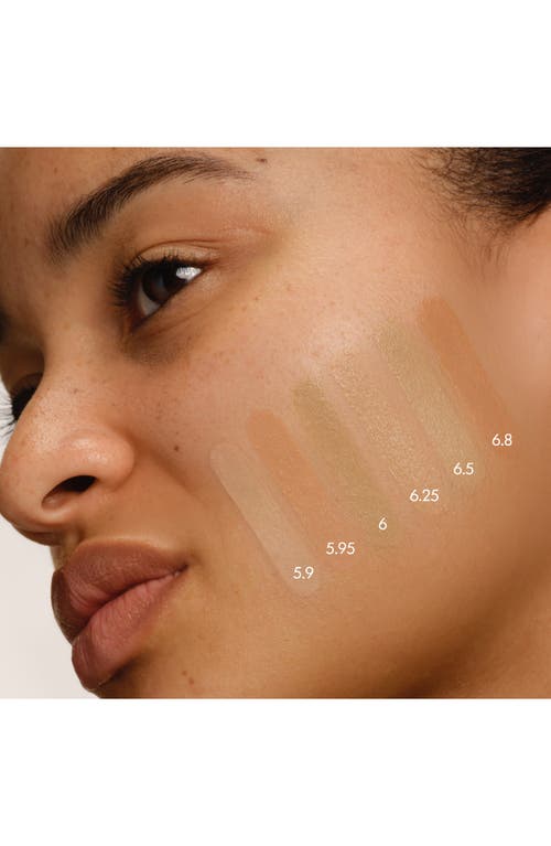 Armani Collezioni Armani Beauty Luminous Silk Natural Glow Blurring Foundation With 24-hour Wear