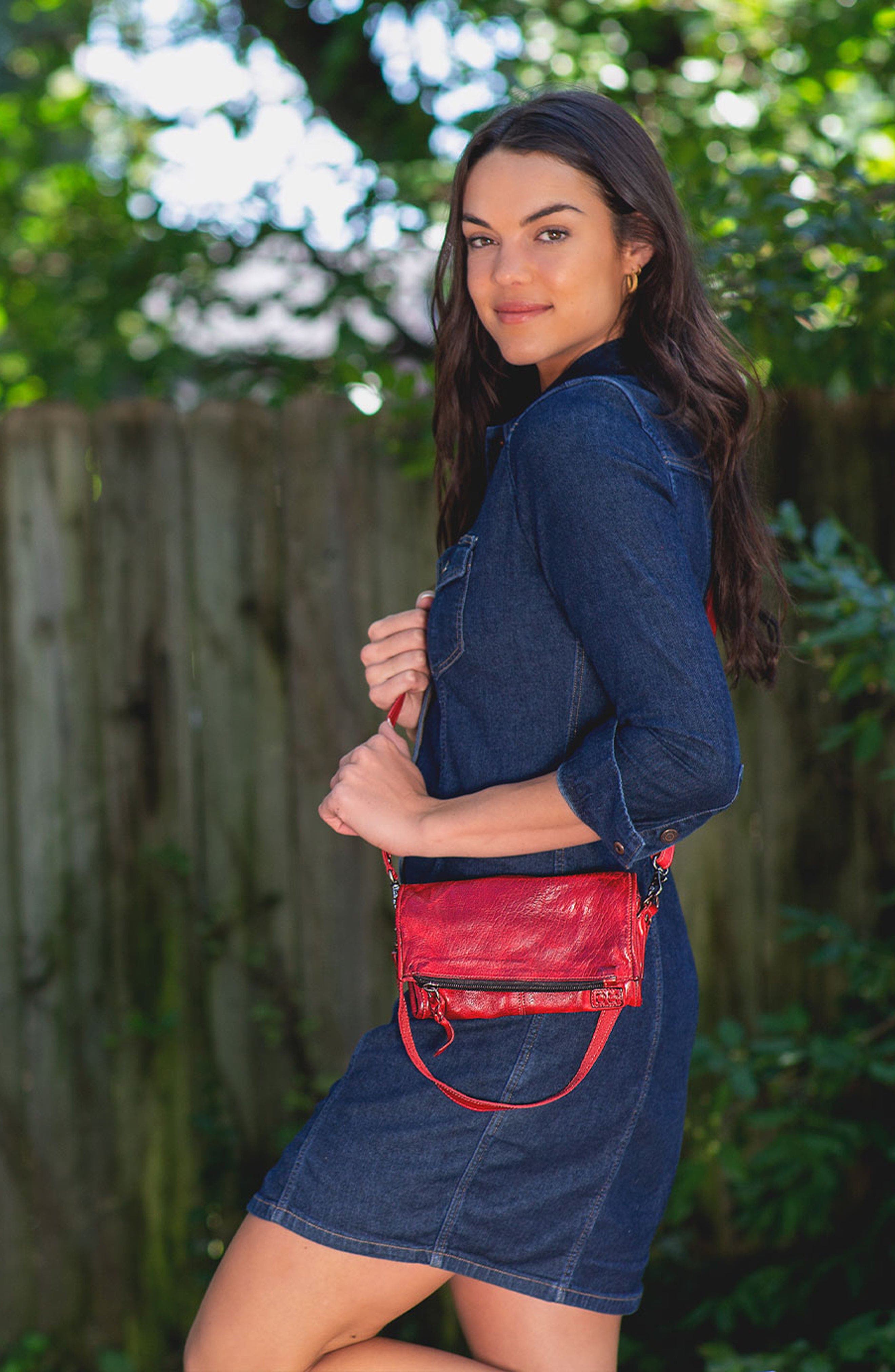 Amina Clutch, Alternate, color, Indie Red DD